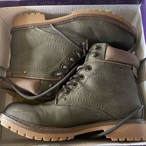 New SPRING lace-up boots